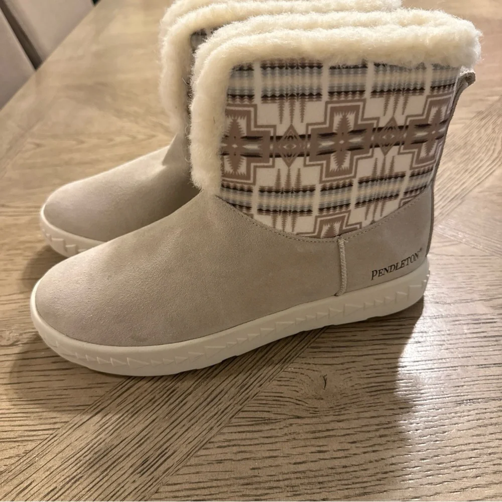 Pendleton Women's Cabin Fold Down Slippers - Round Toe - 10